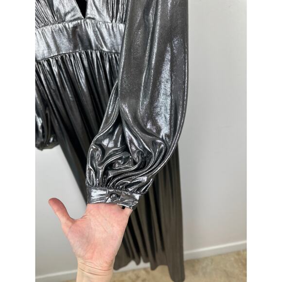 Gianni Bini Zella Metallic Plunging Long Sleeve Gown Slit Silver Formal US 6 NWT - Picture 9 of 15
